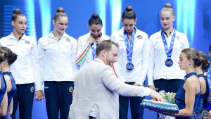 podium group ribons sfe03867 copia simone ferraro ph